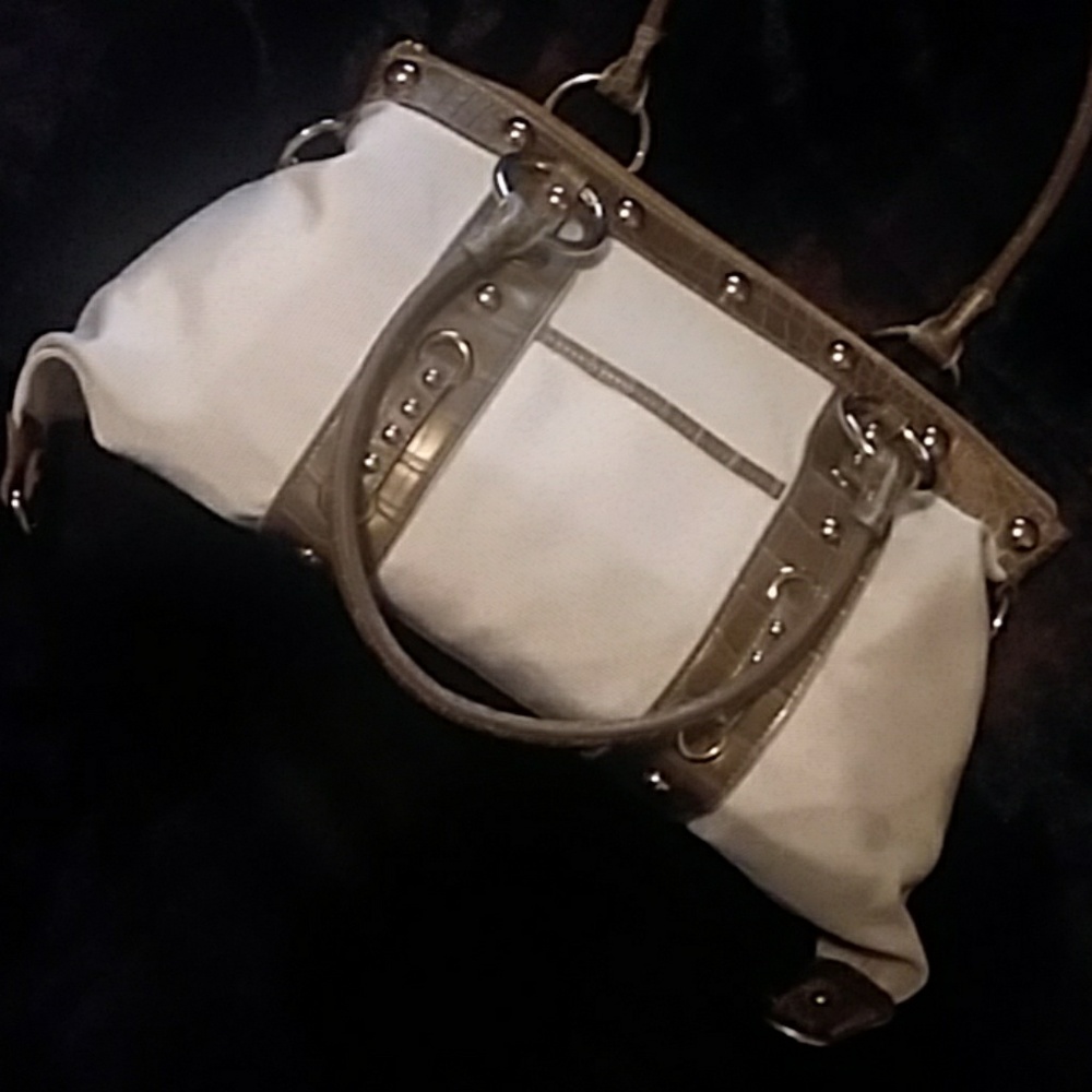 KVZeeland Handbag & Bling - Picture 7 of 8